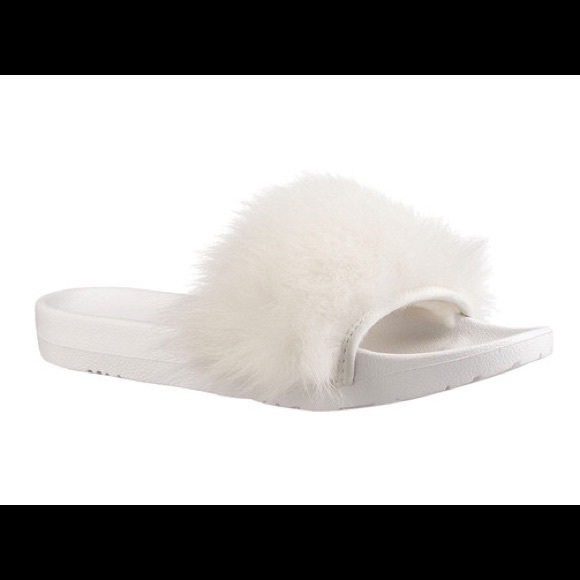 UGG Shoes - 🦋Women’s UGG Royal slides